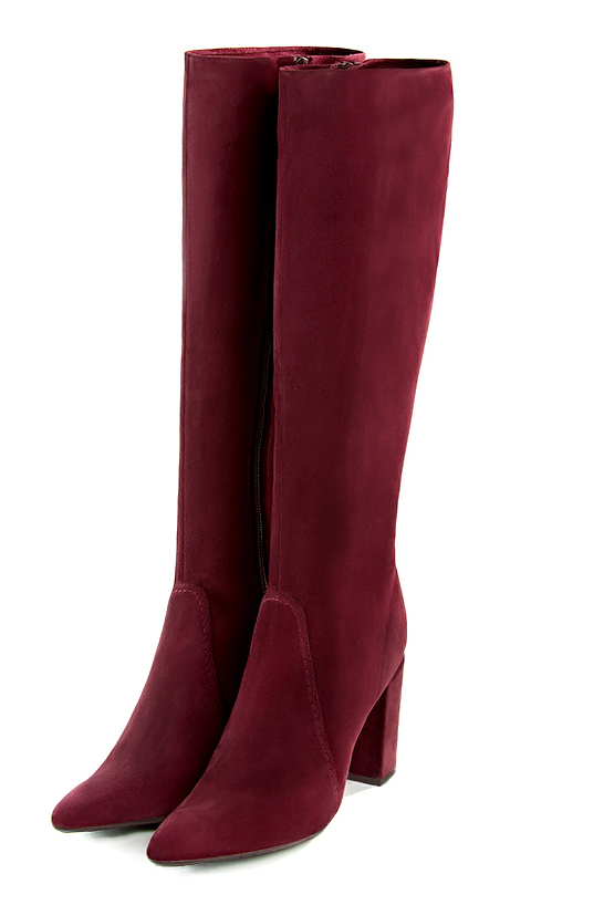 Bottes féminines élégantes et raffinées, réalisées sur mesure, coloris rouge bordeaux. Bout effilé. Très haut. Talon bottier. Mollets fins ou larges. Personnalisation : Choix des cuirs, des couleurs et des talons. - Florence KOOIJMAN